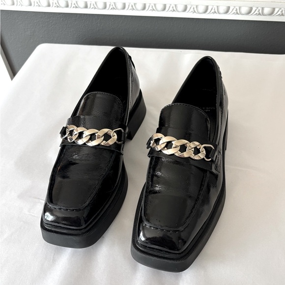 Vagabond Black Loafers with Silver Chain - Picture 1 of 8